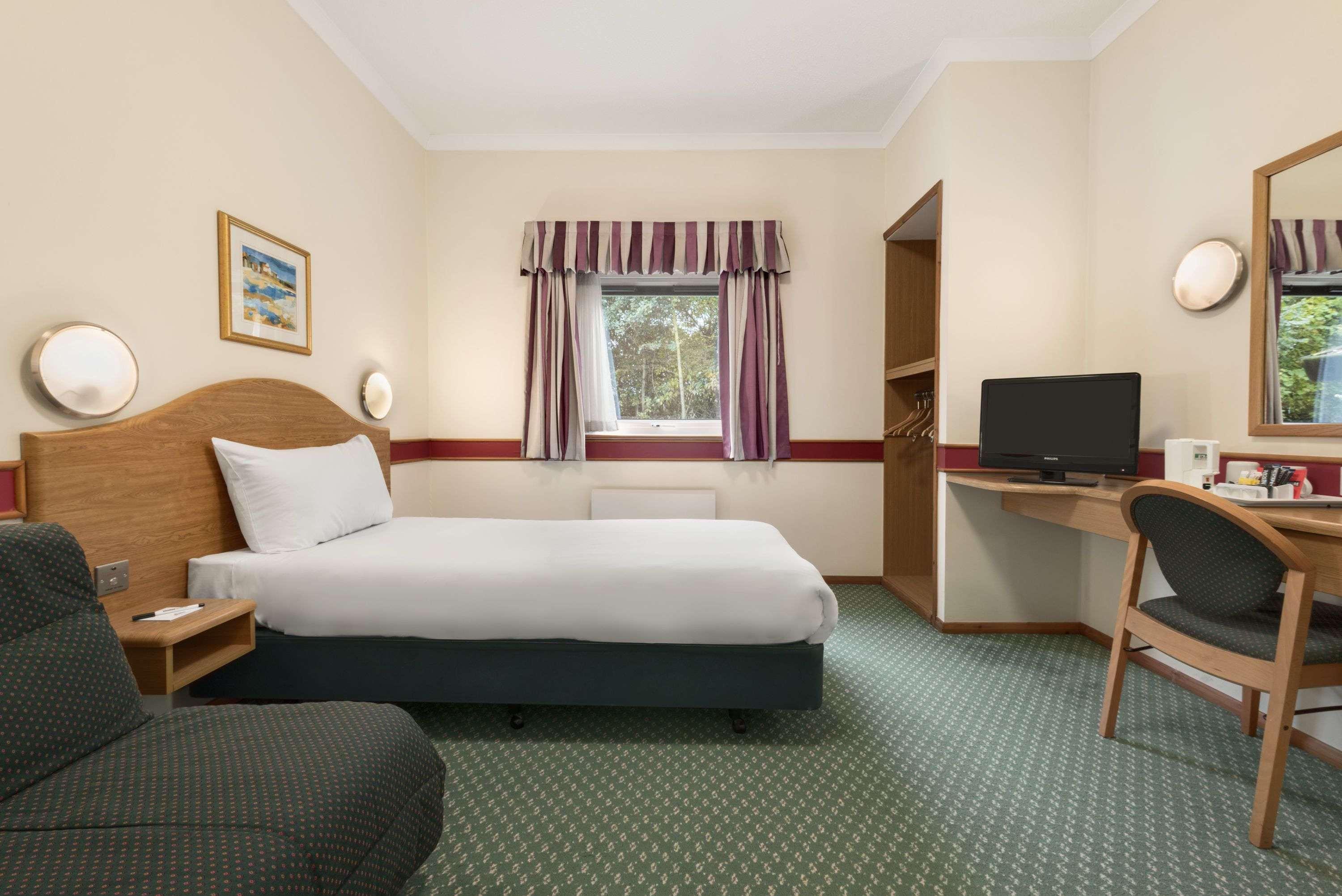 קאסל דונינגטון Days Inn By Wyndham Donington מראה חיצוני תמונה