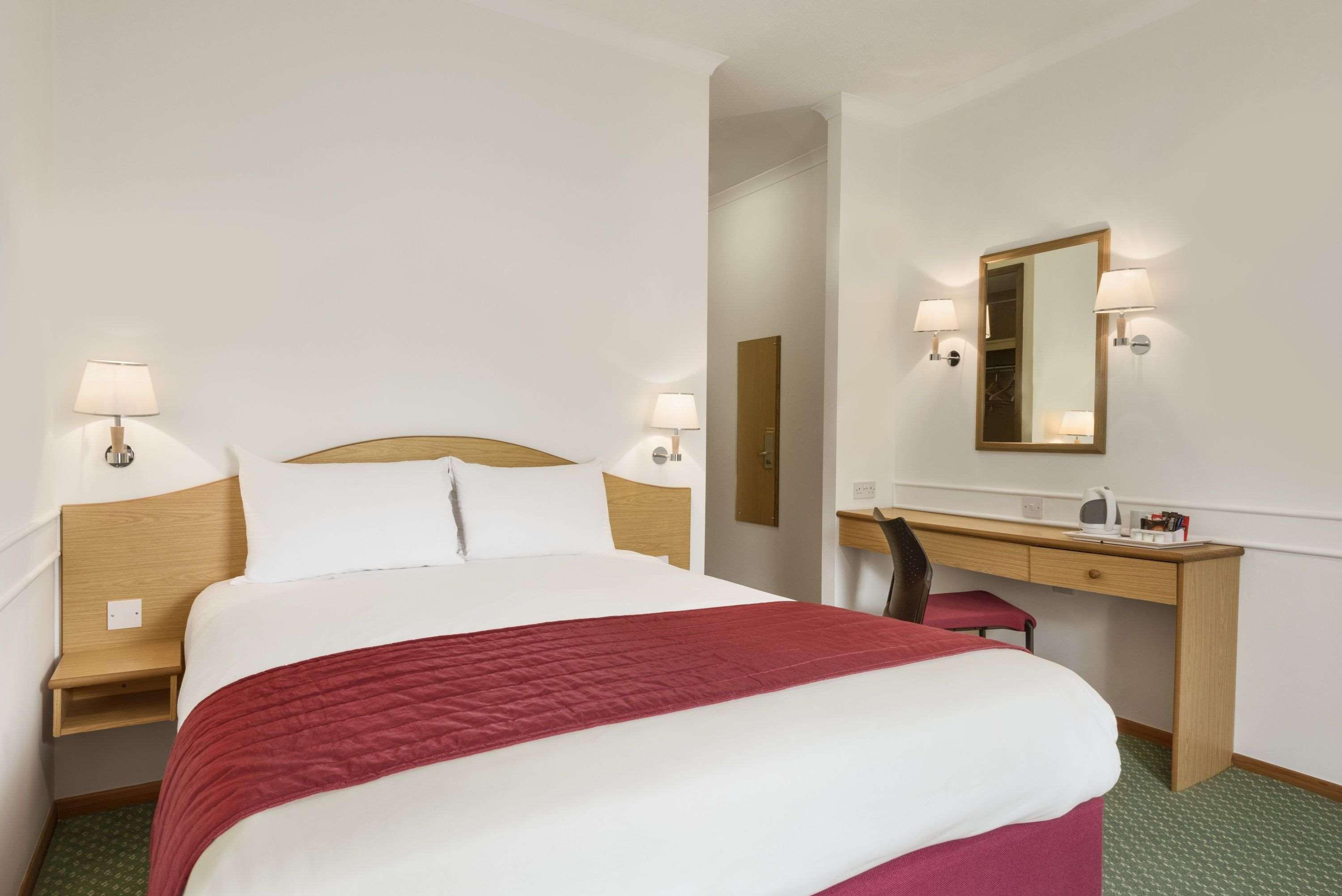 קאסל דונינגטון Days Inn By Wyndham Donington מראה חיצוני תמונה
