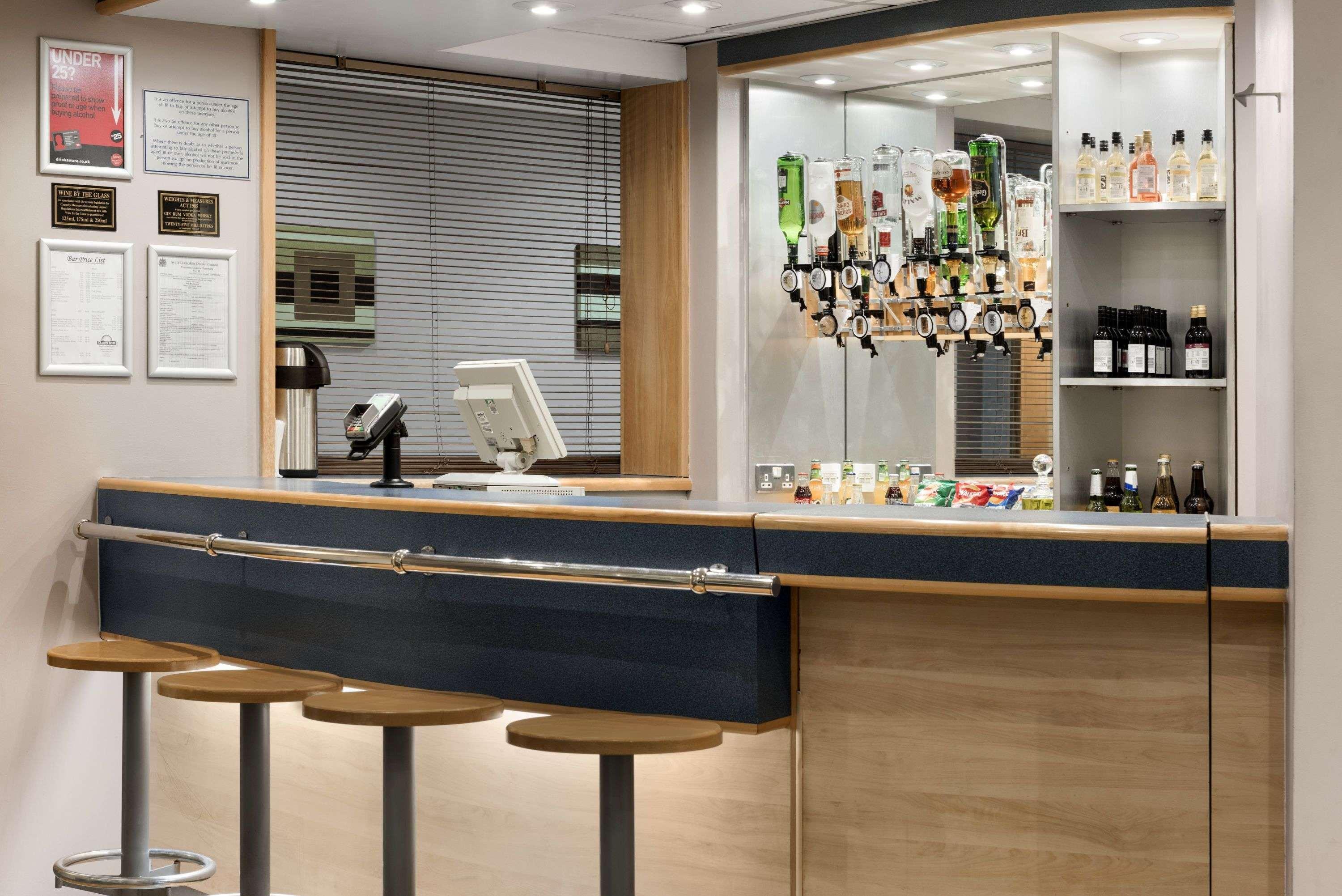 קאסל דונינגטון Days Inn By Wyndham Donington מראה חיצוני תמונה