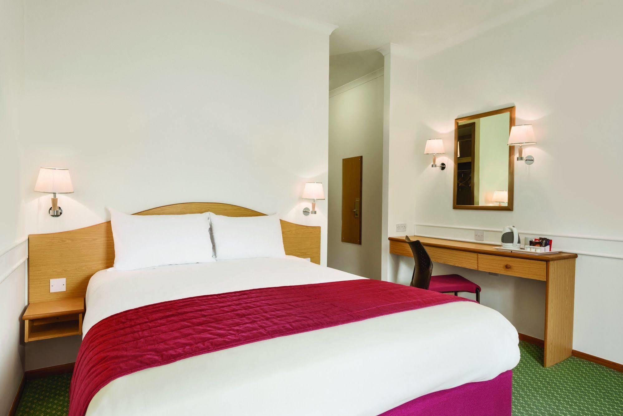 קאסל דונינגטון Days Inn By Wyndham Donington מראה חיצוני תמונה